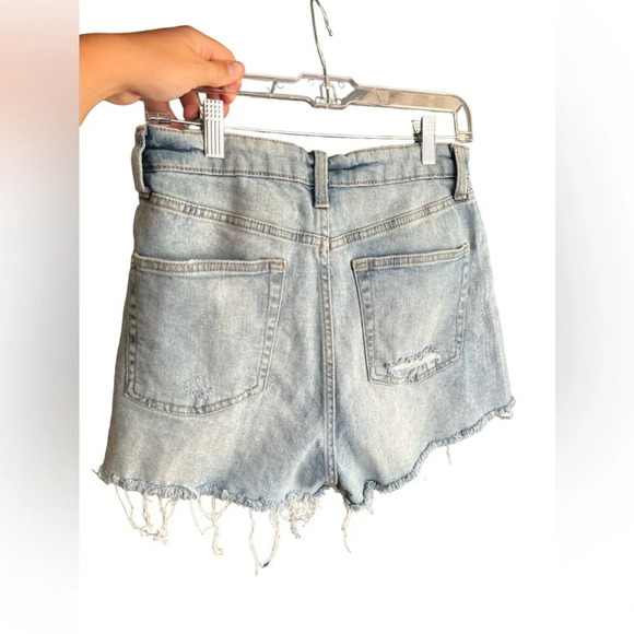 light wash high rise mom Jean shorts - Picture 3 of 4